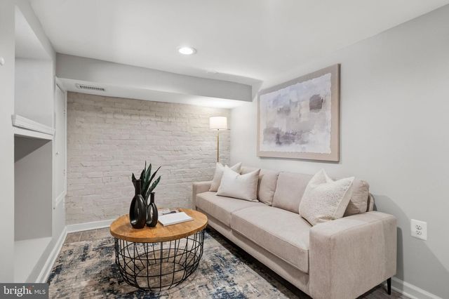 2129 4TH ST NE, Washington, DC 20002