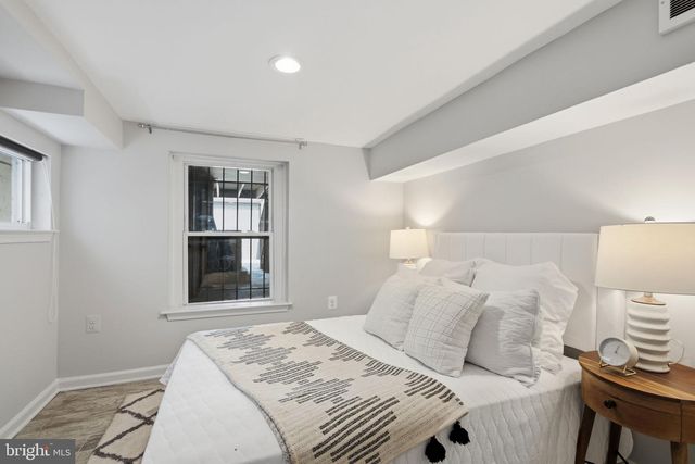 2129 4TH ST NE, Washington, DC 20002