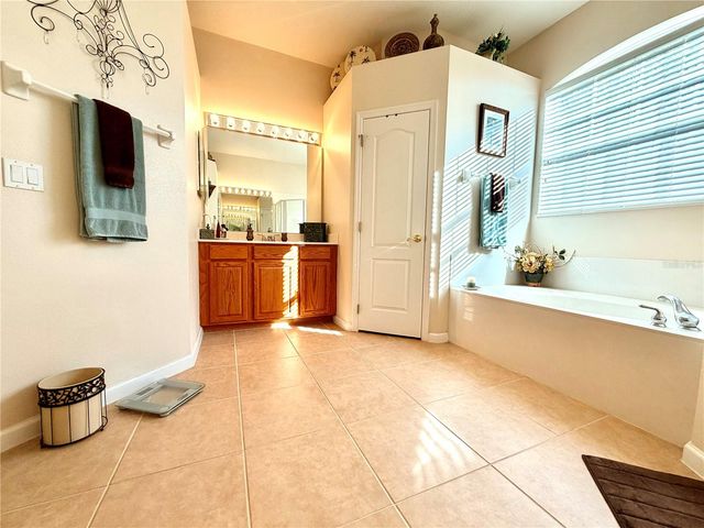 838 HUNTINGDALE COURT, Davenport, FL 33897