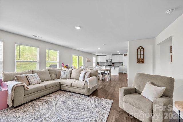 183 Marathon Lane, Candler, NC 28715