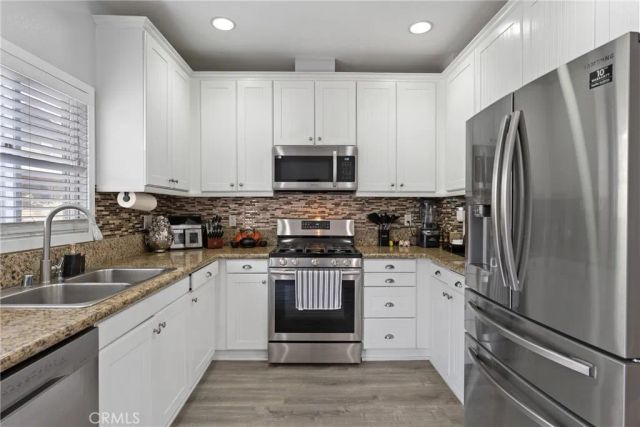 707 S Azusa Avenue B, Azusa, CA 91702