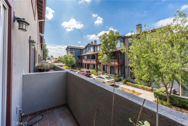 707 S Azusa Avenue B, Azusa, CA 91702