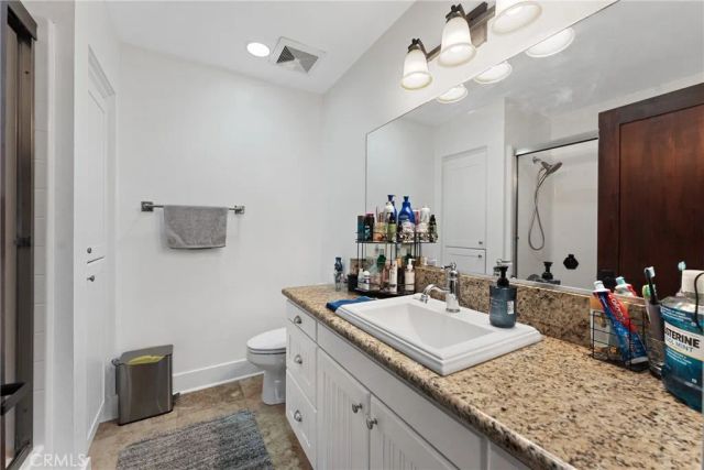 707 S Azusa Avenue B, Azusa, CA 91702