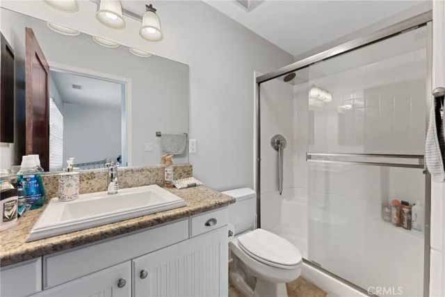 707 S Azusa Avenue B, Azusa, CA 91702