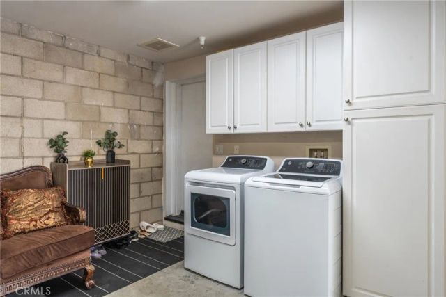 707 S Azusa Avenue B, Azusa, CA 91702