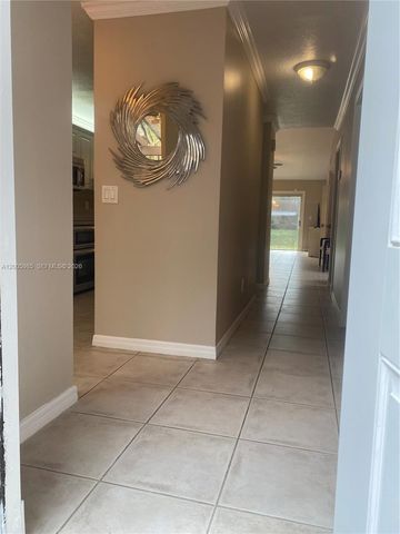 803 SW 119th Way, Davie, FL 33325