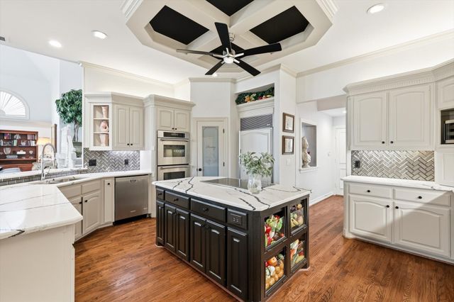 801 Shady Bend Court, Highland Village, TX 75077