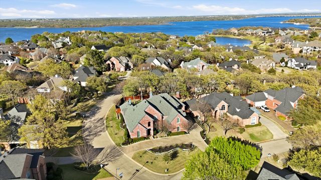 801 Shady Bend Court, Highland Village, TX 75077