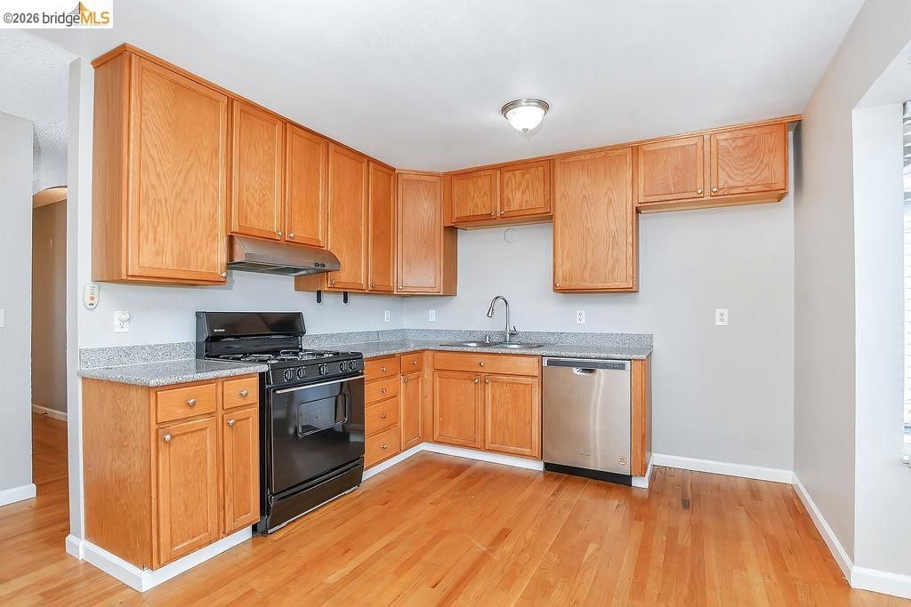 Image 13 of property listing at 909 Rhine Way, Oakley, CA 94561