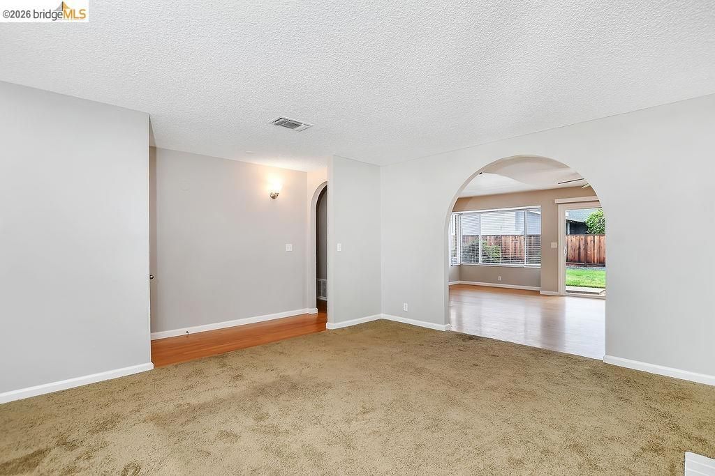 Image 9 of property listing at 909 Rhine Way, Oakley, CA 94561