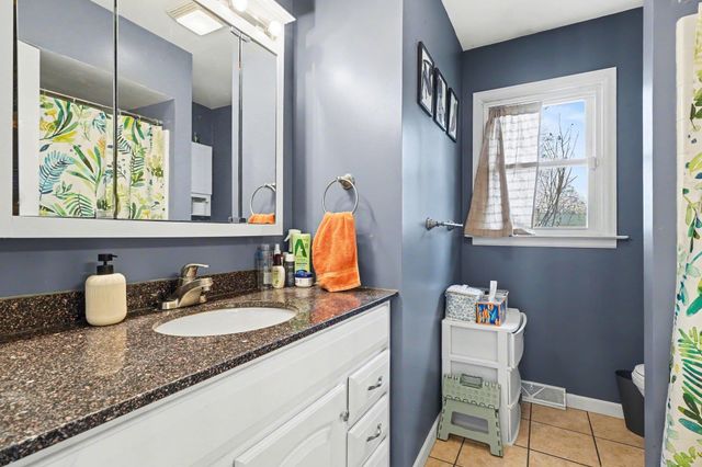 4099 S Wayside Drive, Saginaw, MI 48603