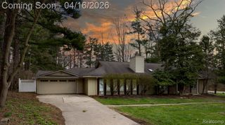 22200 Carleton Avenue, Southfield, MI 48033