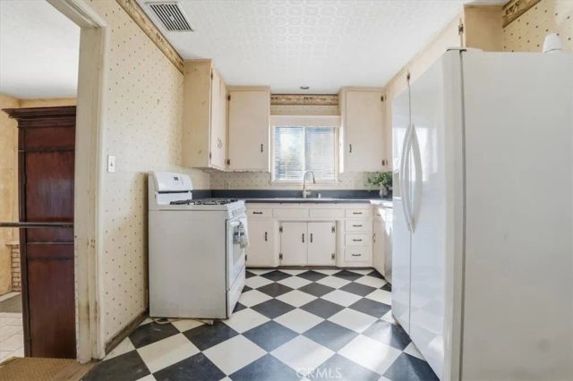 31750 Florida, Redlands, CA 92373