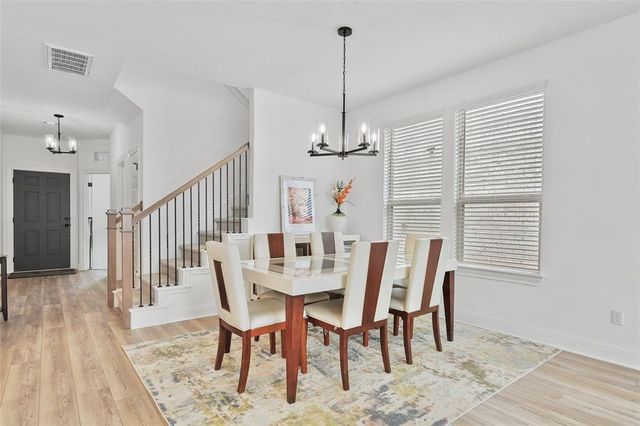 1305 Crescent LN, Georgetown, TX 78633