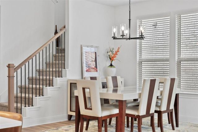 1305 Crescent LN, Georgetown, TX 78633