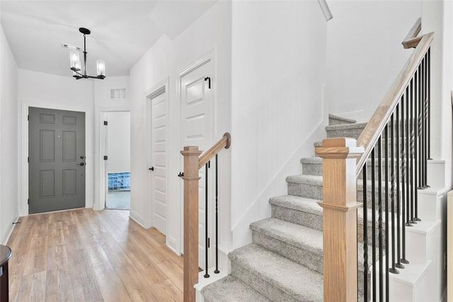 1305 Crescent LN, Georgetown, TX 78633