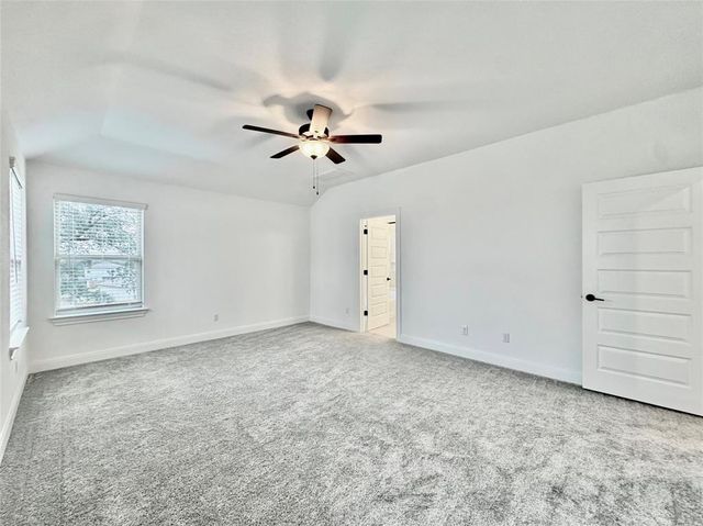 1305 Crescent LN, Georgetown, TX 78633