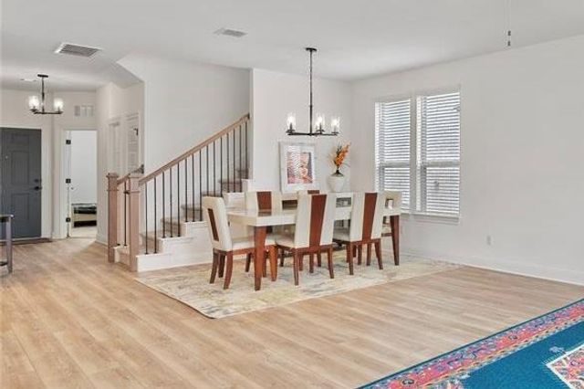 1305 Crescent LN, Georgetown, TX 78633