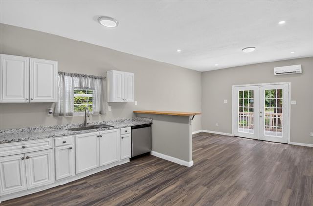 290 Magnolia Road, Cleveland, TX 77328