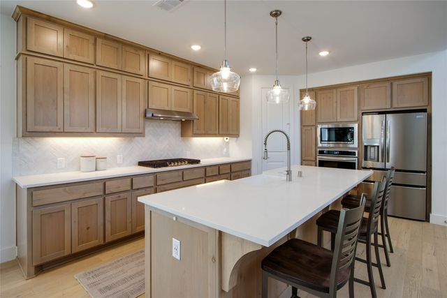 720 Streetside Lane, Argyle, TX 76226