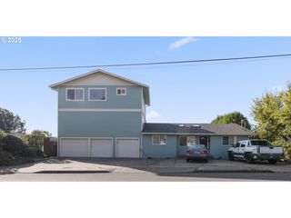 -1 N CAMMANN St, Coos Bay, OR 97420