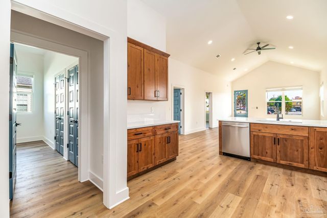 113 N Spring St, Pensacola, FL 32502