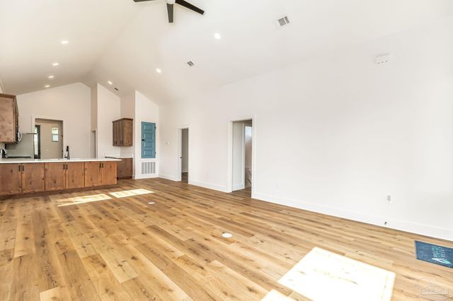 113 N Spring St, Pensacola, FL 32502