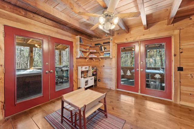 17 Deer Track Road, Sautee Nacoochee, GA 30571