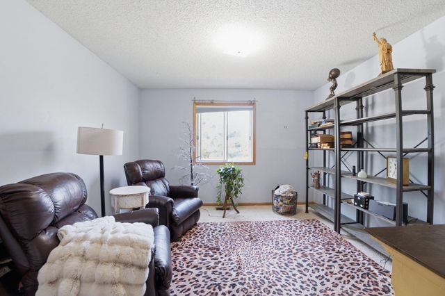 7857 Hemingway Avenue S, Cottage Grove, MN 55016