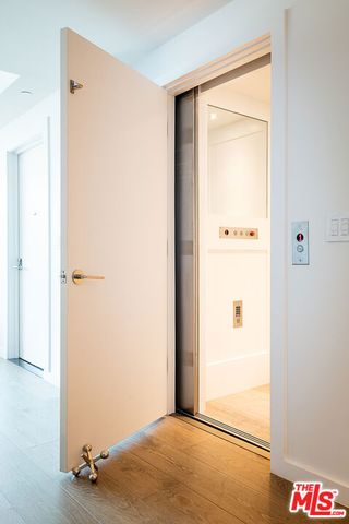 9000 W 3rd Street 204, Los Angeles, CA 90048