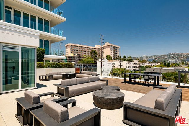 9000 W 3rd Street 204, Los Angeles, CA 90048