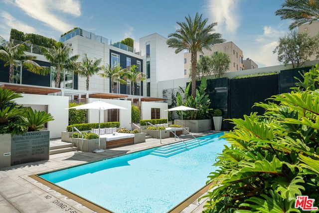 9000 W 3rd Street 204, Los Angeles, CA 90048