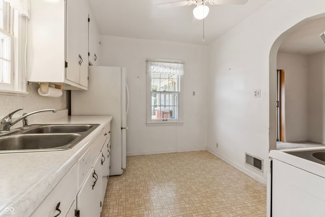 5229 E 16th, Indianapolis, IN 46218