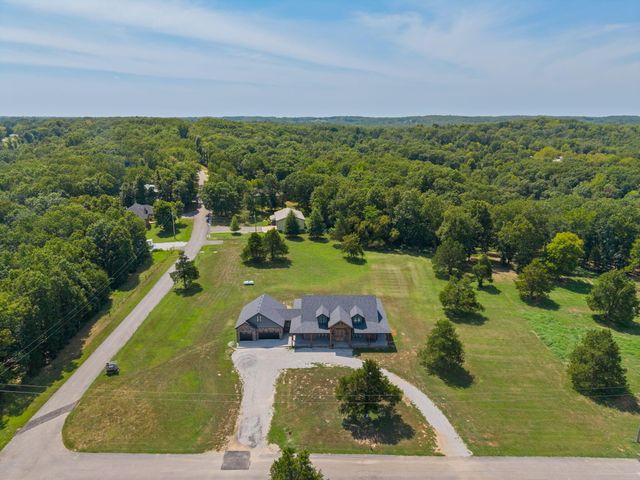 125 Riverpointe View, Ozark, MO 65721