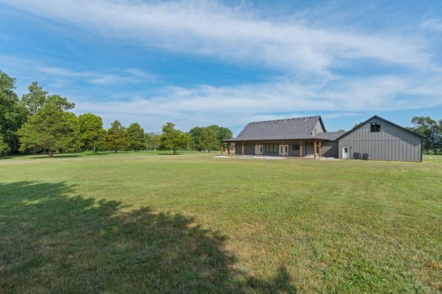 125 Riverpointe View, Ozark, MO 65721
