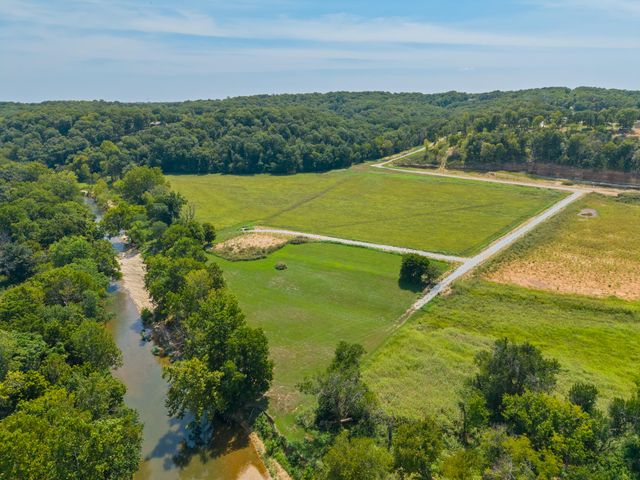 125 Riverpointe View, Ozark, MO 65721