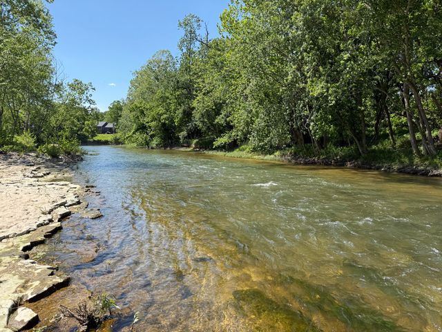 125 Riverpointe View, Ozark, MO 65721