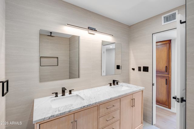 8262 E MONTE VISTA Road, Scottsdale, AZ 85257