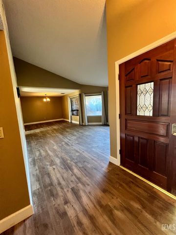 5306 Deville Court, Bakersfield, CA 93308