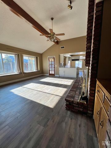 5306 Deville Court, Bakersfield, CA 93308