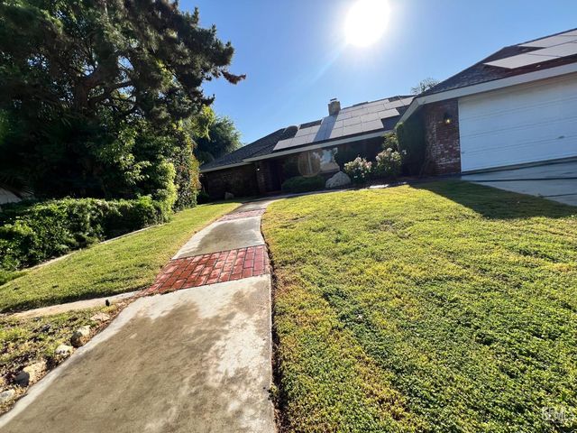 5306 Deville Court, Bakersfield, CA 93308