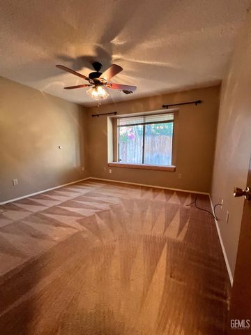 5306 Deville Court, Bakersfield, CA 93308