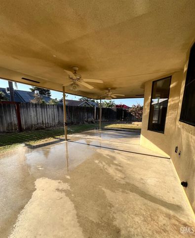 5306 Deville Court, Bakersfield, CA 93308