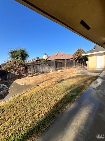 5306 Deville Court, Bakersfield, CA 93308