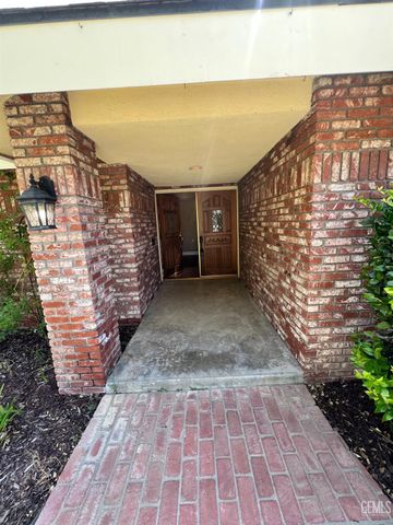 5306 Deville Court, Bakersfield, CA 93308