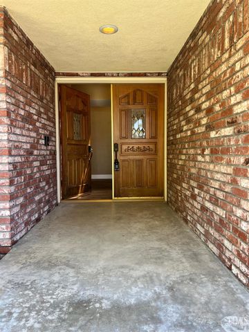 5306 Deville Court, Bakersfield, CA 93308