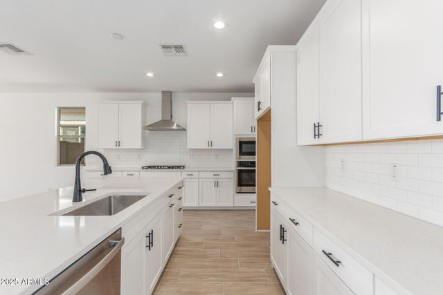 15834 W BRONCO Trail, Surprise, AZ 85387