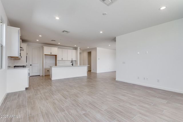 15834 W BRONCO Trail, Surprise, AZ 85387