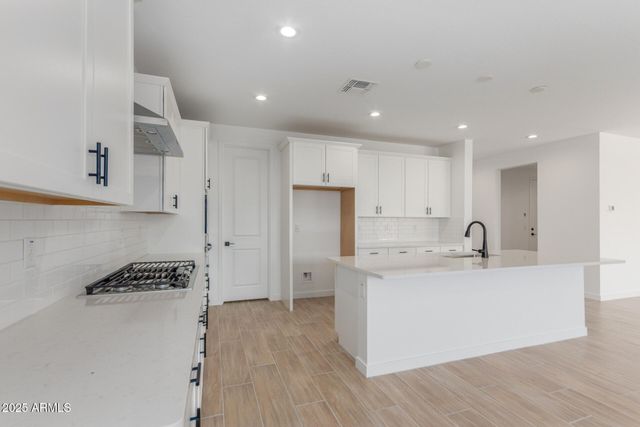 15834 W BRONCO Trail, Surprise, AZ 85387