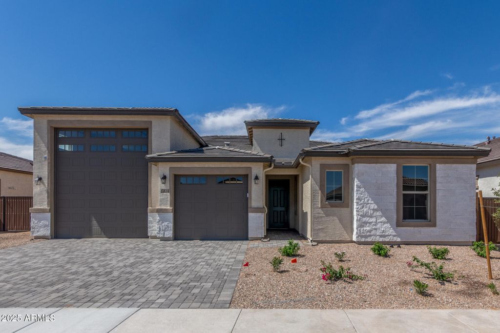 15834 W BRONCO Trail, Surprise, AZ 85387